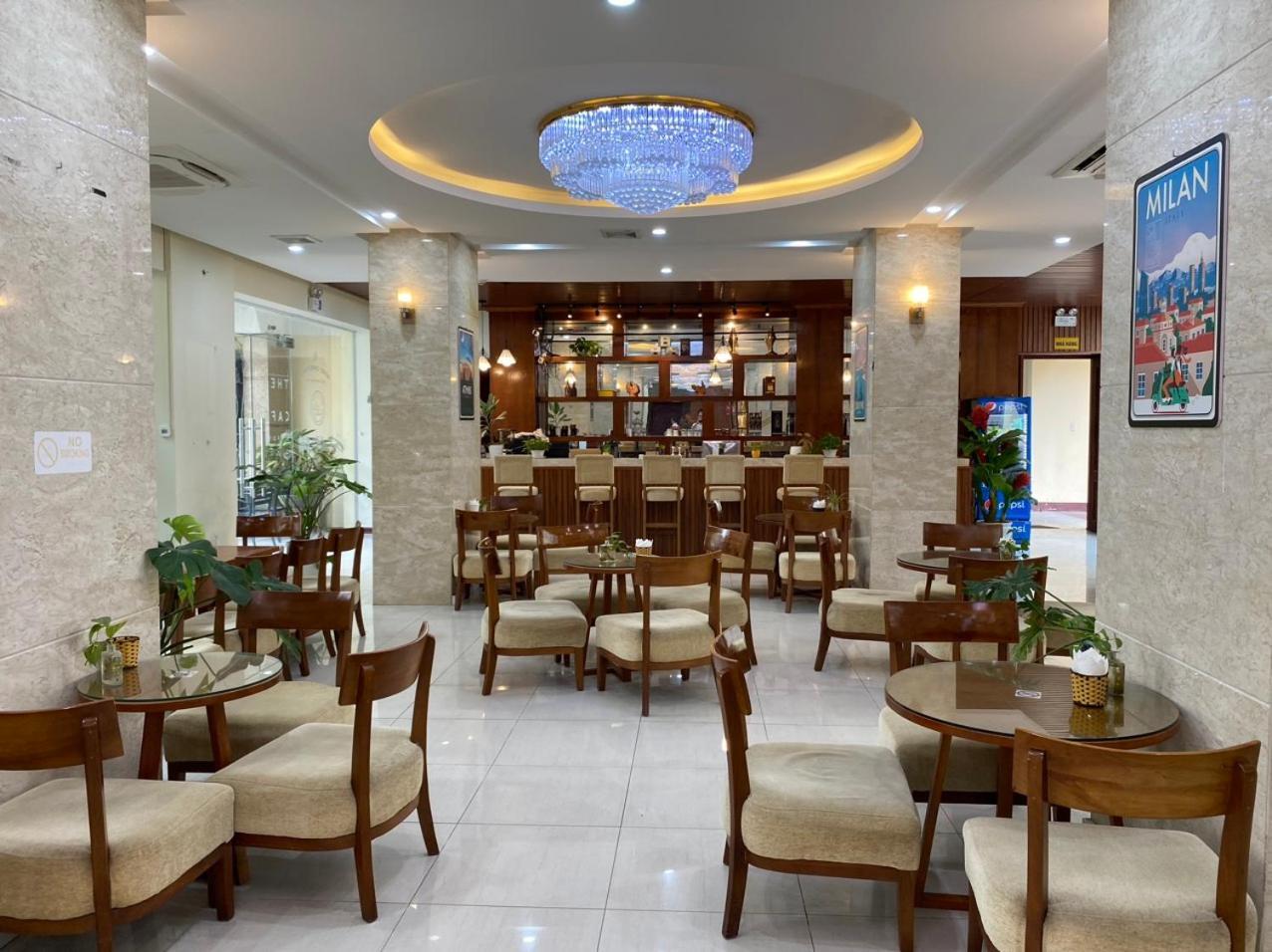 NguyẽN QuyèN Hotel Hanoi Exterior photo