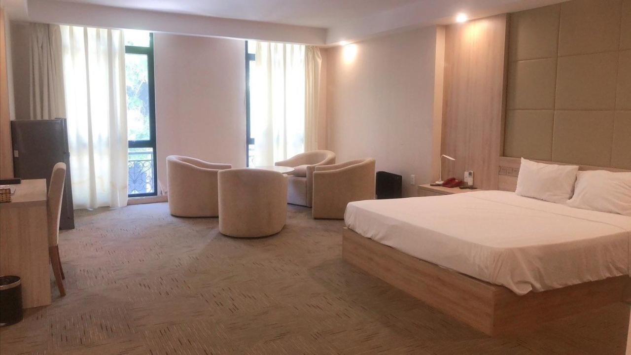 NguyẽN QuyèN Hotel Hanoi Exterior photo